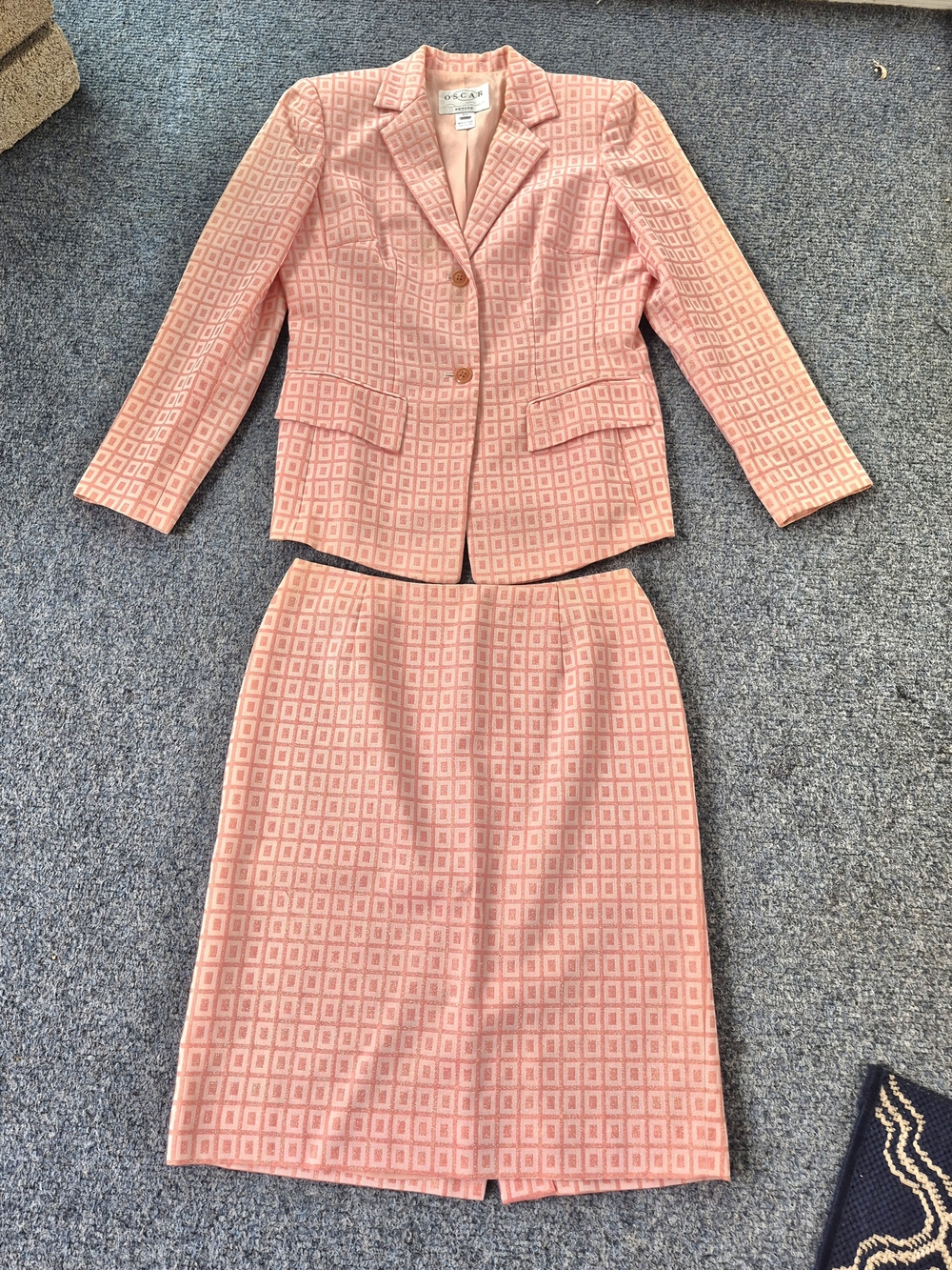VINTAGE Oscar de la Renta Peach Shimmer Geometric Skirt Suit-6P